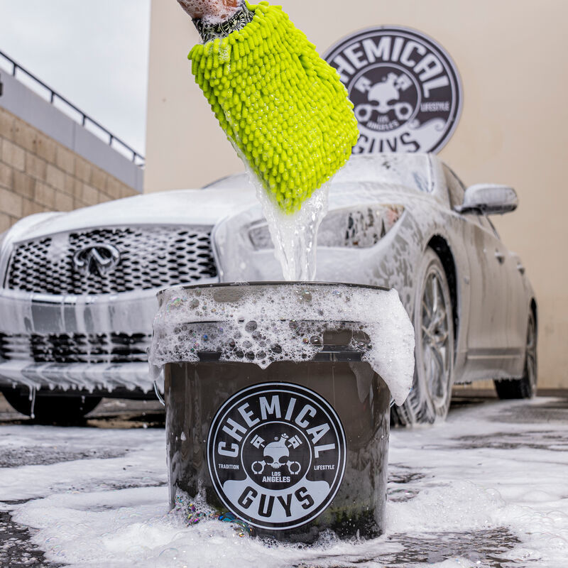 Chemical Guys ACC108 FITS: Heavy Duty Detailing Bucket Smoked Black (4.5 Gal) Wash Buckets