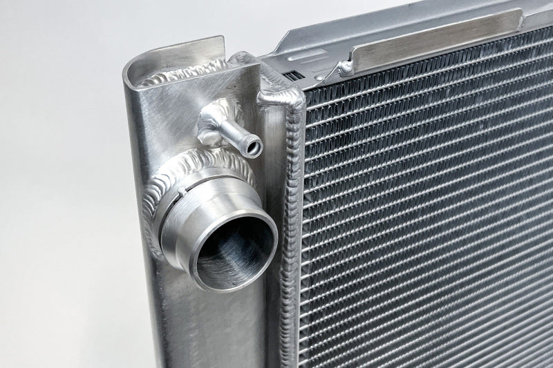 CSF 7218 FITS: 06-10 BMW E60 M5 / 06-10 BMW E63/E64 M6 Aluminum High-Performance Radiator Radiators
