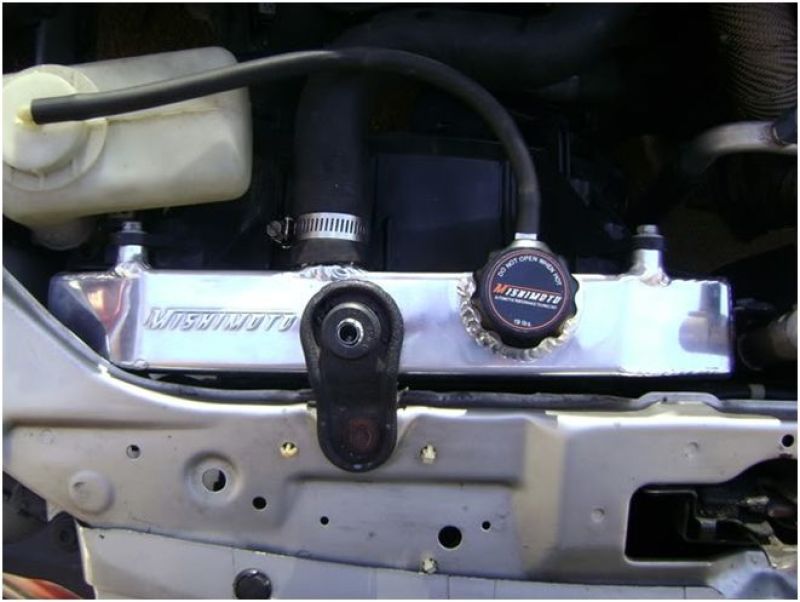 Mishimoto MMRAD-CIV-92 FITS: Radiators FITS: 92-00 Honda Civic / 93-97 Del Sol Manual Aluminum Radiator Radiators