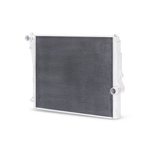 Load image into Gallery viewer, Mishimoto MMRAD-E46-323 FITS: Radiators FITS: 99-06 BMW 323i/323i/328i/330i Performance Aluminum Radiator Radiators