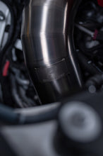 Load image into Gallery viewer, RENNELEMENT G90/G99 M5 BMW Titanium Front Mount Intake