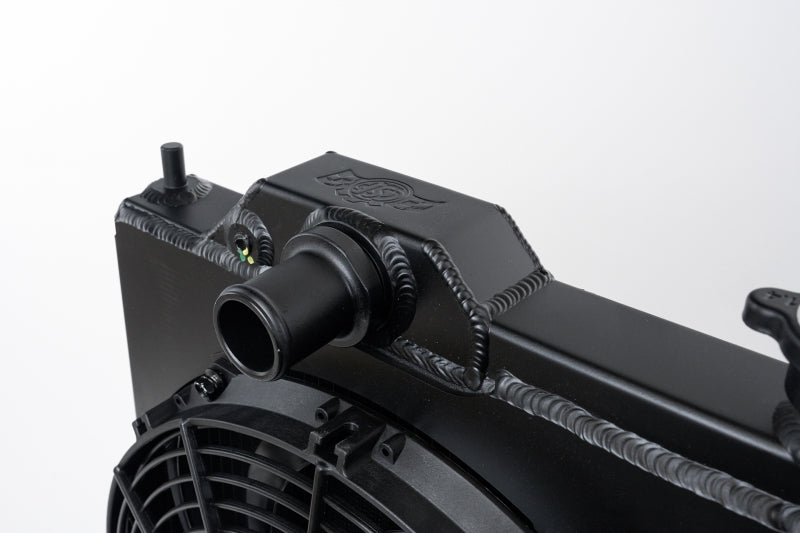 CSF 7075B FITS: 96-07 Mitsubishi Evo 4/5/6/7/8/9 Full-Slim Radiator w/12in Fan & Shroud/-16AN Black Radiators