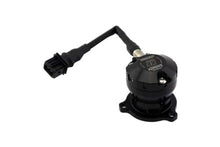 Load image into Gallery viewer, Turbosmart TS-0223-1092 FITS: BOV Kompact EM Dual Port VR9 BMW N55 E90/E92/F Series (No Drop Ship) Blow Off Valves