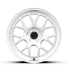 Load image into Gallery viewer, fifteen52 Apex RSR 18x9.5 5x114.3 38mm ET 73.1mm Center Bore Rally White