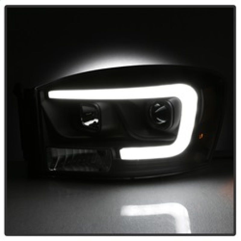 SPYDER 5085306 FITS: Dodge Ram 1500 06-08 V2 Projector Headlights Light Bar DRL Black (PRO-YD-DR06V2-LB-BK) Headlights