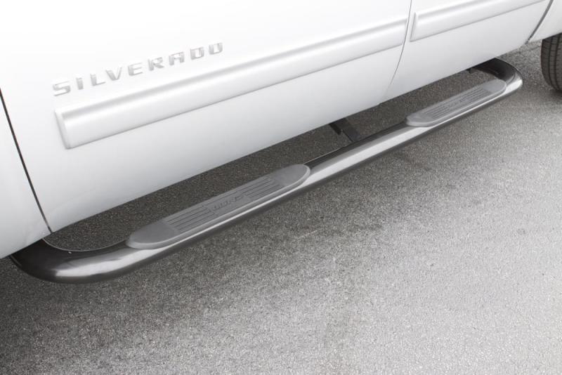 LUND 23275771 -Lund 03-09 Dodge Ram 2500 Quad Cab 4in. Oval Curved SS Nerf Bars - Polished