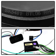 Load image into Gallery viewer, SPYDER 5080929 - Spyder Volkswagen Beetle 06-10 Projector Headlights DRL LED Black PRO-YD-VB06-DRL-BK
